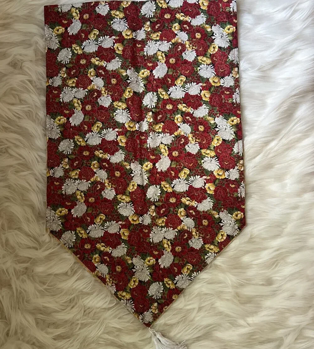 Beautiful Reversible Christmas Floral Table Runner 54” x 16” Gold Accent NWOT